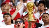 CĐV Peru luôn có mặt đông đảo trên các khán đài.