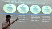 Francis Nguyen Tuan Anh, senior expert of Software Business Community and Microsoft Southeast Asian, is delivering his impressive presentation