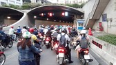 Lộ trình hợp lý cho việc hạn chế xe máy