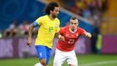 Marcelo (trái) là đội trưởng của Brazil, nhưng Neymar luôn xem mình mới là số 1 của Selecao. Ảnh: Getty Images
