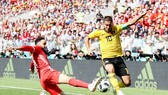 Hazard tỏa sáng giúp Bỉ đặt chân vào vòng trong. Ảnh FIFA.