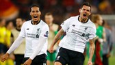 Dejan Lovren (phải) và Virgil van Dijk vẫn chưa thể sát cánh cùng nhau. Ảnh: Getty Images