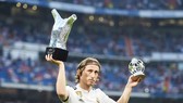 Modric sẽ tiếp tục đánh bại Ronaldo? Ảnh: Getty Images.