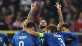 Cristiano Biraghi mừng bàn thắng đáng nhớ nhất sự nghiệp. Ảnh: Getty Images