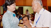 Chủ tịch HĐND TPHCM Nguyễn Thị Quyết Tâm lắng nghe ý kiến cử tri TP Ảnh: VIỆT DŨNG