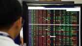 VN-Index giảm 12 điểm