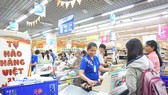 Doanh nghiệp Việt nỗ lực cải thiện chất lượng, hình thức sản phẩm để giữ thị phần tiêu thụ nội địa