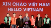 Tổng thống Indonesia Joko Widodo (đứng giữa) và các đại biểu tại lễ ra mắt. Ảnh: Quân đội Nhân dân