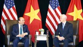 Thủ tướng Nguyễn Xuân Phúc gặp Phó Tổng thống Hoa Kỳ Mike Pence. Ảnh: TTXVN