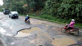 Lam Dong spends VND 550mln to repair Mimosa Mountain Pass’s road surfaces