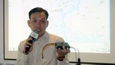Chuyên gia khu Công nghệ cao TPHCM giới thiệu các thiết bị cảnh báo chống ngập. Nguồn: thanhuytphcm