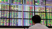 Khối ngoại bán ròng do tác động lãi suất Libor Khối ngoại bán ròng do tác động lãi suất Libor