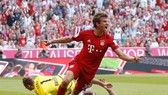 Thomas Mueller vẫn đ8ang khao khát ghi bàn cho Hum xám.