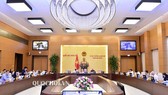 Chủ tịch Quốc hội Nguyễn Thị Kim Ngân ký chứng thực 3 nghị quyết mới của UBTVQH 