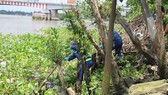 Công an có mặt tại hiện trường. Ảnh: ĐAN NGUYÊN