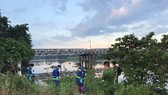 Công an có mặt ở hiện trường. Ảnh: ĐAN NGUYÊN