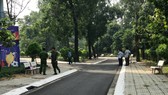 Công an phong tỏa hiện trường. Ảnh: CHÍ THẠCH
