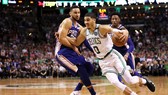 Jayson Tatum (phải) của Boston