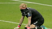 Loris Karius thất vọng sau tiếng còi mãn trận ở Kiev.