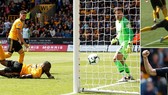 Wolverhampton - Man City 1-1: Willy Boly ghi bàn gây tranh cãi, Laporte kịp gỡ hòa