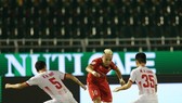 Phi Sơn là một số số ít cầu thủ TPHCM ổn định phong độ, nhưng chỉ 1 mình Phi Sơn thì không đủ. Ảnh: DŨNG PHƯƠNG