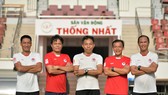 Trọng tài Đăng Khoa (bìa phải). Ảnh: Ngọc Châu