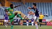 Cần Thơ thua Hà Nội 0-3 trong cuộc "so giày" ở vòng 25. Ảnh: MINH HOÀNG