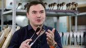 Nghệ sĩ Rustam Nugmanov và "Chiếc muỗng chiến thắng".