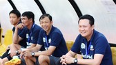 Trong khi ông Minh Ninh thôi chức HLV trưởng thì ông Quốc Tuấn cập bến Đà Nẵng. Ảnh: Dũng Phương