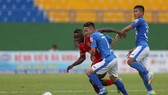 Bình Dương bất ngờ để thua 0-2 trên sân nhà. Ảnh: DŨNG PHƯƠNG