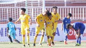 Các cầu thủ Đà Nẵng có chiến thắng dễ dàng trước Khánh Hòa. Ảnh: ANH KHOA