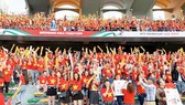 Các CĐV Việt Nam luôn đồng hành cùng đội tuyển quốc gia.