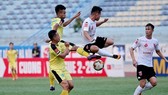 Long An bất ngờ thắp lại hy vọng tranh suất đi dự play-off. Ảnh: Minh Hoàng