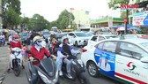 Người dân ùn ùn trở lại TPHCM sau kỳ nghỉ lễ