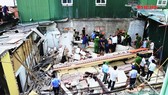 Nhà 2 tầng đang sửa thì đổ sập, một người bị thương nặng
