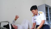Triển khai chương trình Hải quân Việt Nam làm điểm tựa cho ngư dân vươn khơi, bám biển