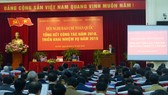 Sức ép về kinh tế và nguy cơ báo chí bị truyền thông xã hội “vượt mặt”
