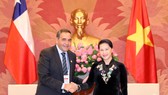 National Assembly Chairwoman Nguyen Thi Kim Ngan (R) receives President of the Chamber of Deputies of Chile Fidel Espinoza Sandoval in Hanoi on January 20 (Photo: VNA)