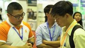 VNG employees are introducing the company’s solutions to interested people.