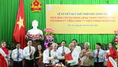 The signing ceremony for collaboration regulations between Mobifone and Can Tho City