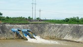 The Cau Do water plant pours fresh water into its system before supplying water to residents in Da Nang (Photo: VNA)