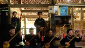 A "then" singing performance by Tay people at the Vietnam National Village for Ethnic Culture and Tourism (Photo: VNA)