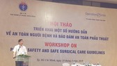 PGS.TS Lương Ngọc Khuê, Cục trưởng Cục quản lý Khám chữa bệnh (Bộ Y tế) phát biểu tại hội nghị