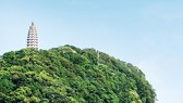 Đền thờ Bác Hồ - Linh thiêng trên đỉnh núi Vua