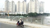 Thị trường bất động sản TPHCM luôn sôi động. Ảnh: HUY ANH