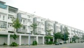 Cần chính sách minh bạch để kiềm chế cơn sốt bất động sản Cần chính sách minh bạch để kiềm chế cơn sốt bất động sản