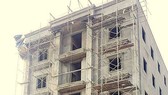 Sập giàn giáo tại tòa nhà 5 tầng khiến 2 công nhân tử vong tại chỗ