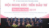 Thủ tướng Nguyễn Xuân Phúc: Đắk Nông cần giải quyết tốt các thủ tục hành chính trong đầu tư Thủ tướng Nguyễn Xuân Phúc: Đắk Nông cần giải quyết tốt các thủ tục hành chính trong đầu tư