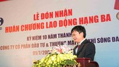 Dinh Manh Thang addresses an event of the Petro Song Da Trading and Investment JSC (Source: tuoitre.vn)