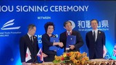 At the signing ceremony (Photo: NNT)